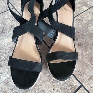 Report Black Wedges 2 for $18